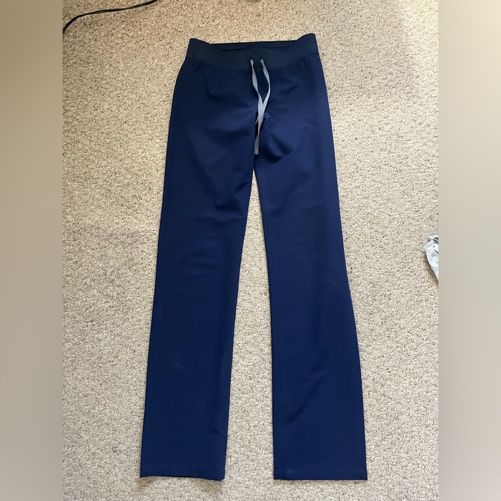 figs women’s livingston basic scrub pants